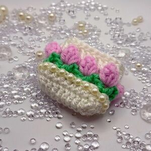🌷🤍Crochet Tulip Apple AirPod 3rd Generation Case/Travel Pouch🤍🌷